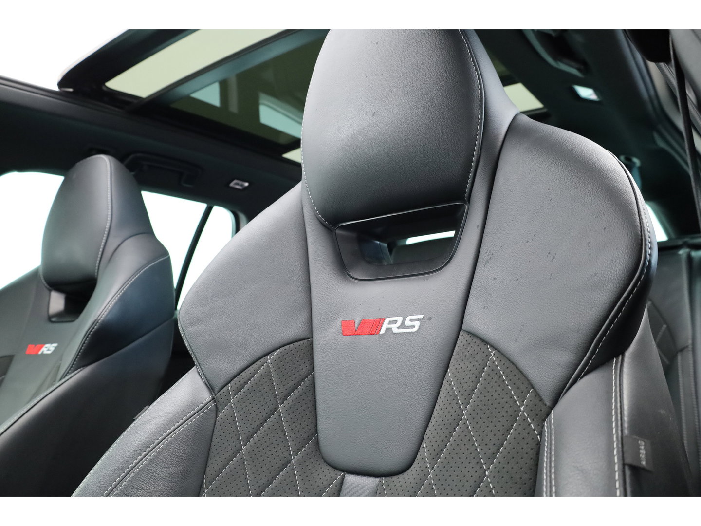 Škoda Octavia Combi 1.4 TSI RS iV PHEV Business | Pano | HUD | Canton Audio | Massage | Elek. Stoelen | Keyless | Camera | Adapt. Cruise