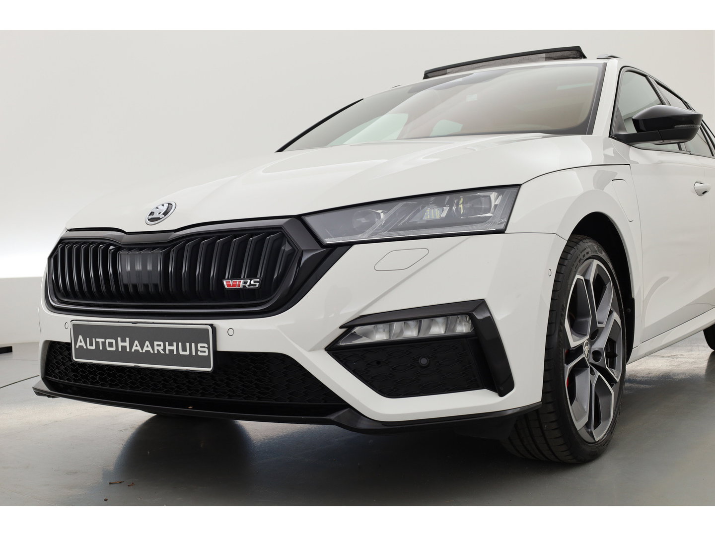 Škoda Octavia Combi 1.4 TSI RS iV PHEV Business | Pano | HUD | Canton Audio | Massage | Elek. Stoelen | Keyless | Camera | Adapt. Cruise