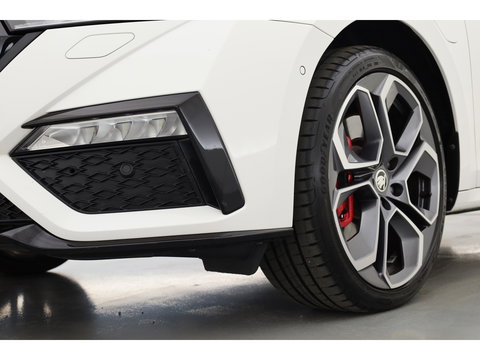 Škoda Octavia Combi 1.4 TSI RS iV PHEV Business | Pano | HUD | Canton Audio | Massage | Elek. Stoelen | Keyless | Camera | Adapt. Cruise