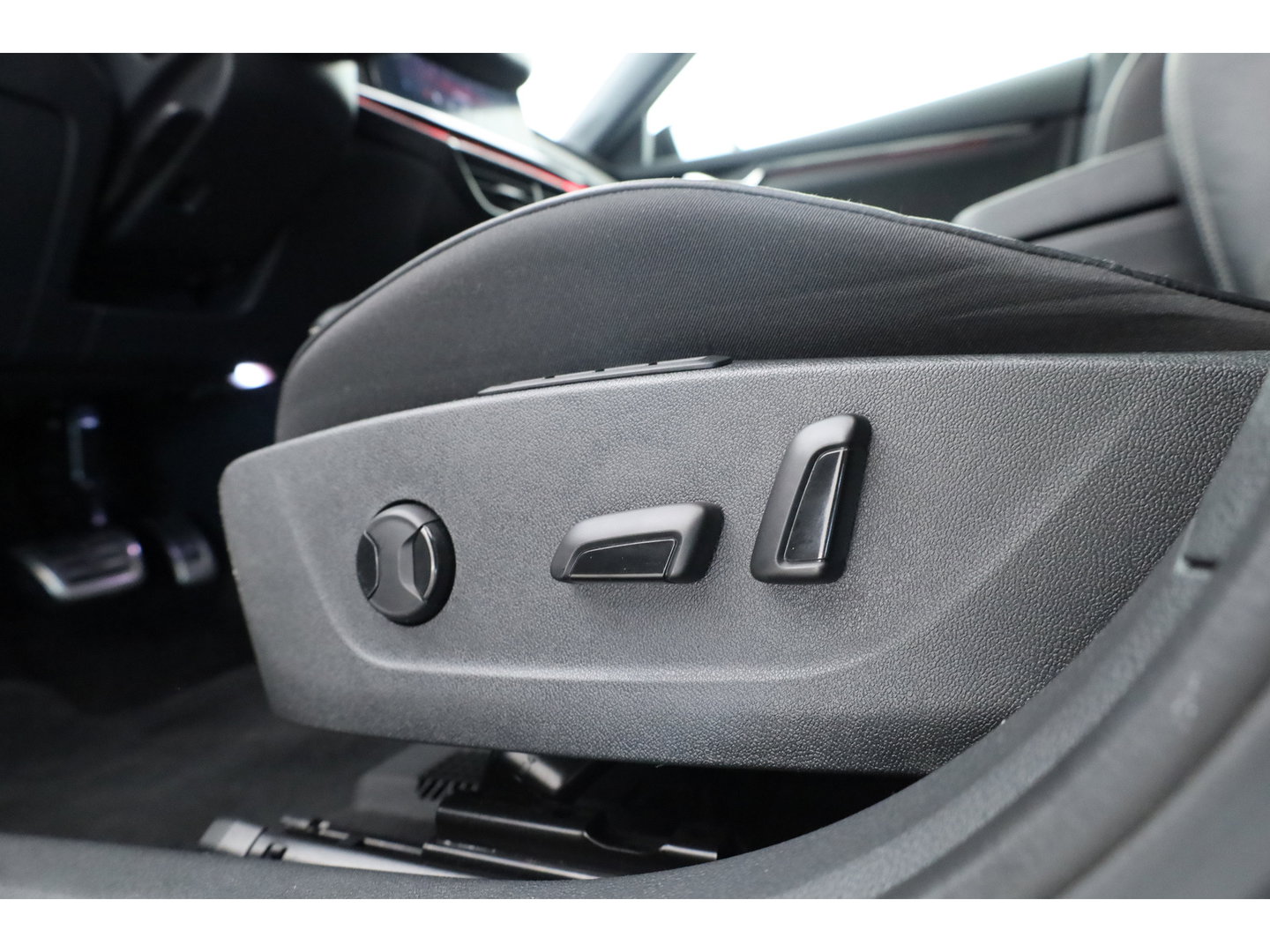 Škoda Octavia Combi 1.4 TSI RS iV PHEV Business | Pano | HUD | Canton Audio | Massage | Elek. Stoelen | Keyless | Camera | Adapt. Cruise