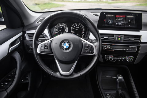 BMW X1 xDrive25e Executive CAMERA / CARPLAY / HEAD UP DISPLAY / LEDER / LED / CRUISE CONTROLE / STOELVERWARMING