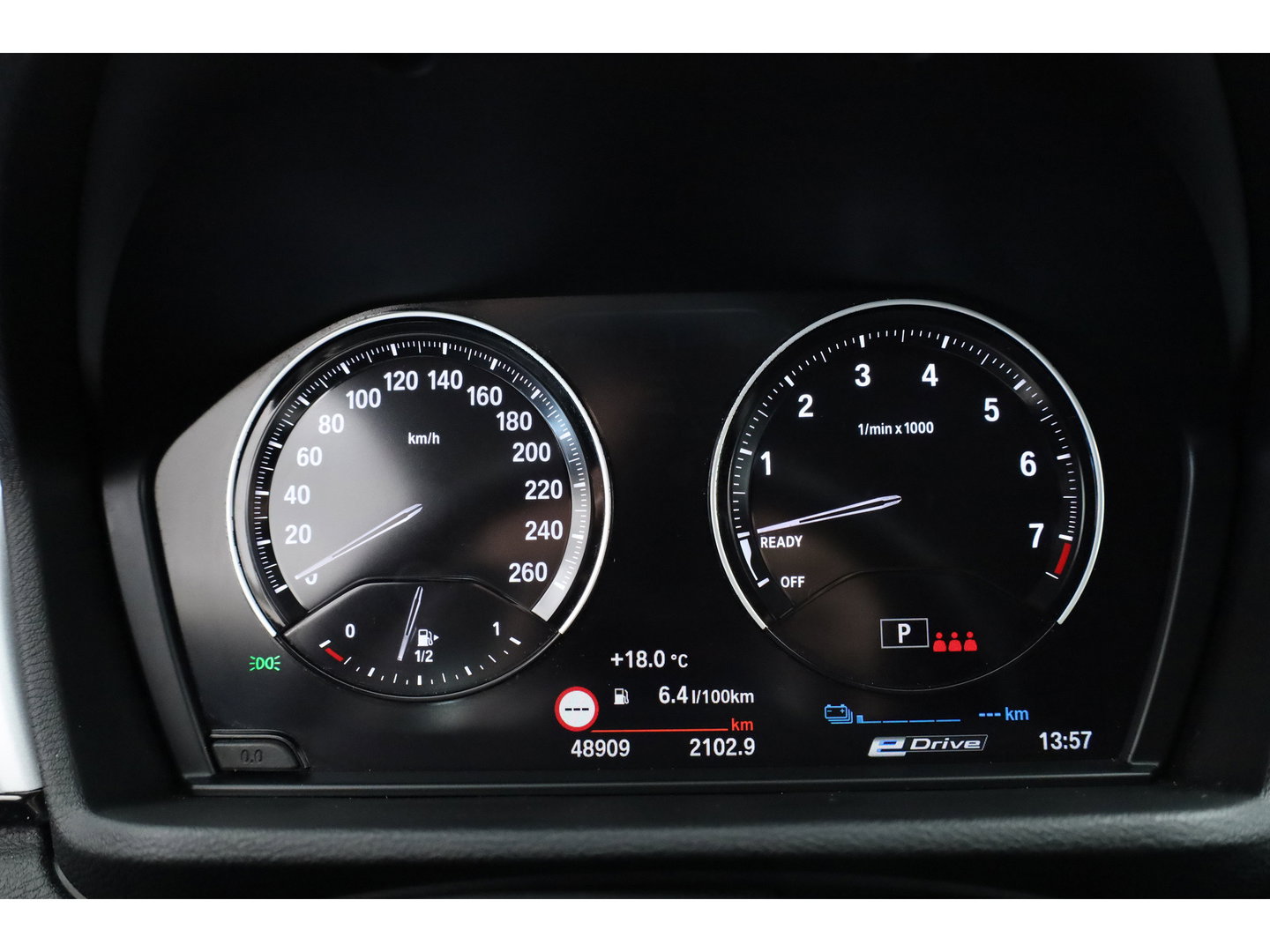 BMW X1 xDrive25e High Executive | Afn. Trekhaak | Navi | Camera | Cruis Ctrl. | Elek. Achterklep | 19''