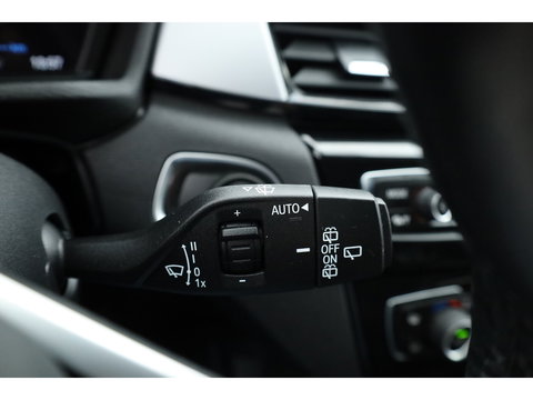 BMW X1 xDrive25e High Executive | Afn. Trekhaak | Navi | Camera | Cruis Ctrl. | Elek. Achterklep | 19''