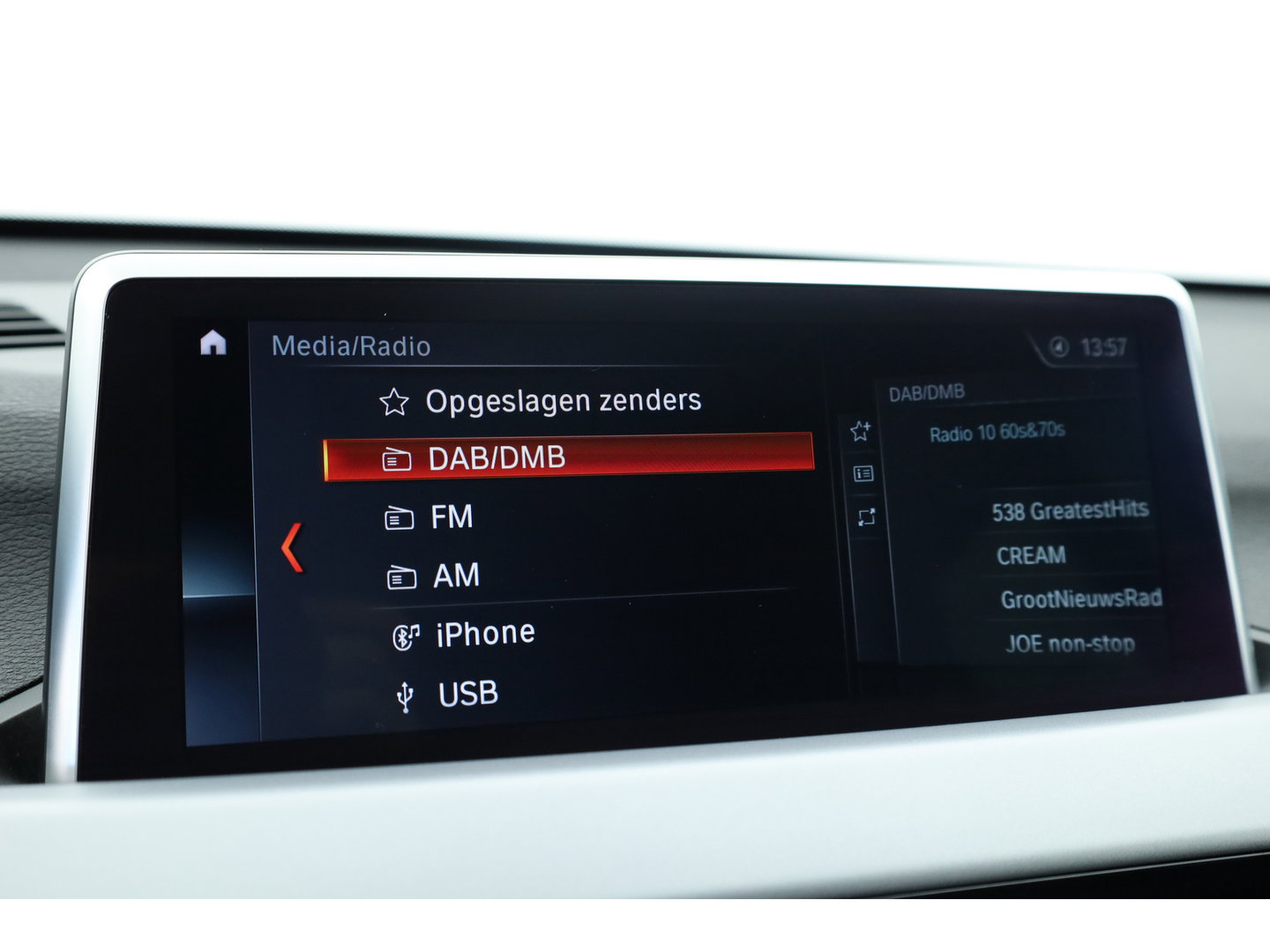 BMW X1 xDrive25e High Executive | Afn. Trekhaak | Navi | Camera | Cruis Ctrl. | Elek. Achterklep | 19''