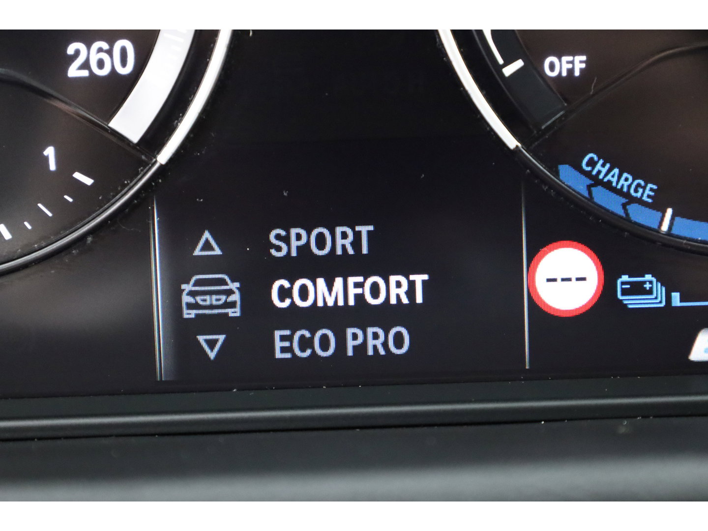 BMW X1 xDrive25e High Executive | Afn. Trekhaak | Navi | Camera | Cruis Ctrl. | Elek. Achterklep | 19''