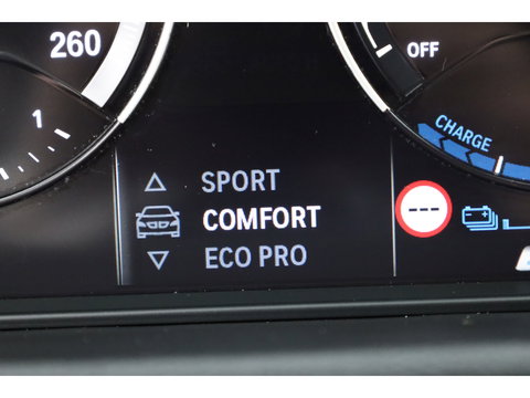 BMW X1 xDrive25e High Executive | Afn. Trekhaak | Navi | Camera | Cruis Ctrl. | Elek. Achterklep | 19''