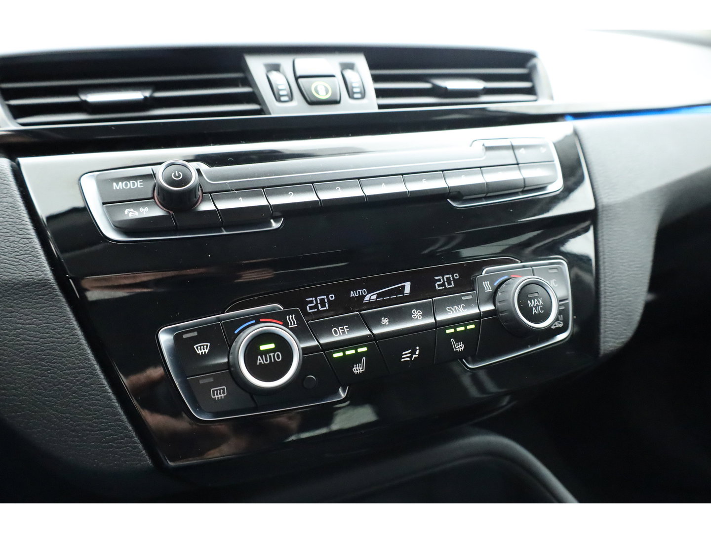 BMW X1 xDrive25e High Executive | Afn. Trekhaak | Navi | Camera | Cruis Ctrl. | Elek. Achterklep | 19''