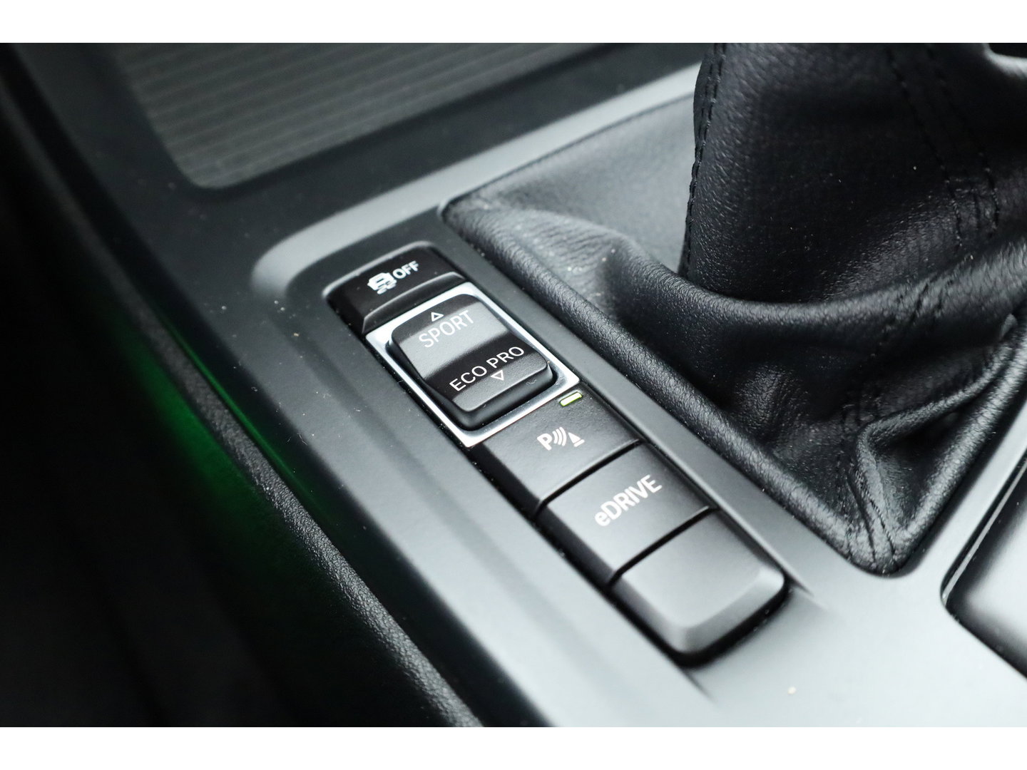 BMW X1 xDrive25e High Executive | Afn. Trekhaak | Navi | Camera | Cruis Ctrl. | Elek. Achterklep | 19''