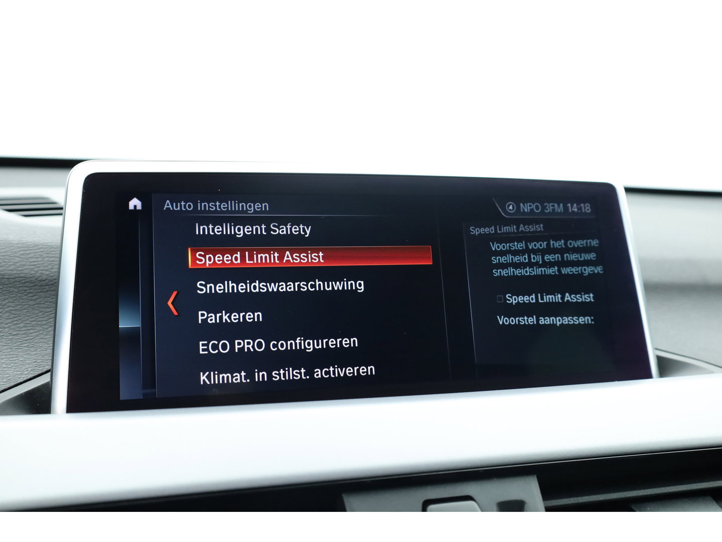 BMW X1 xDrive25e High Executive | Afn. Trekhaak | Navi | Camera | Cruis Ctrl. | Elek. Achterklep | 19''