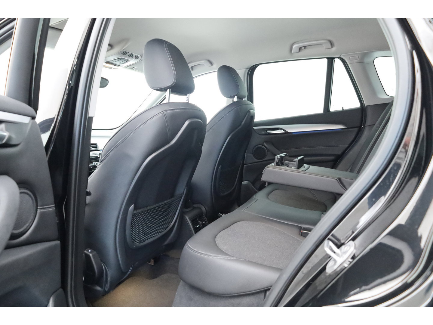 BMW X1 xDrive25e High Executive | Afn. Trekhaak | Navi | Camera | Cruis Ctrl. | Elek. Achterklep | 19''