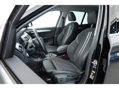 BMW X1 xDrive25e High Executive | Afn. Trekhaak | Navi | Camera | Cruis Ctrl. | Elek. Achterklep | 19''