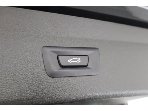 BMW X1 xDrive25e High Executive | Afn. Trekhaak | Navi | Camera | Cruis Ctrl. | Elek. Achterklep | 19''