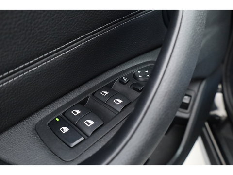 BMW X1 xDrive25e High Executive | Afn. Trekhaak | Navi | Camera | Cruis Ctrl. | Elek. Achterklep | 19''