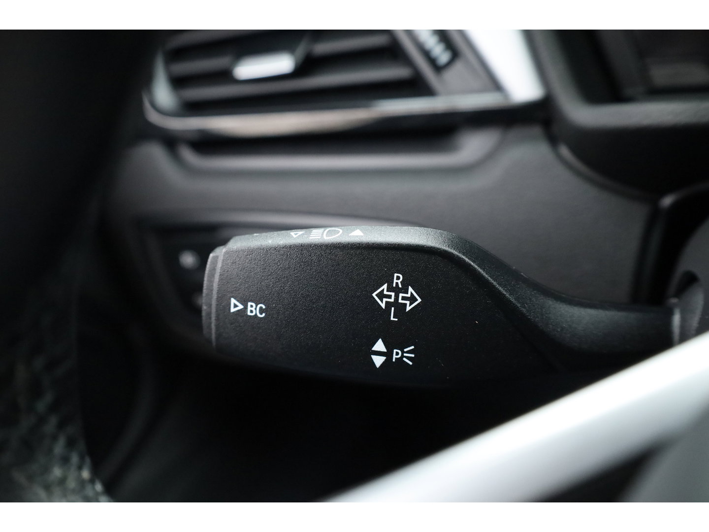 BMW X1 xDrive25e High Executive | Afn. Trekhaak | Navi | Camera | Cruis Ctrl. | Elek. Achterklep | 19''