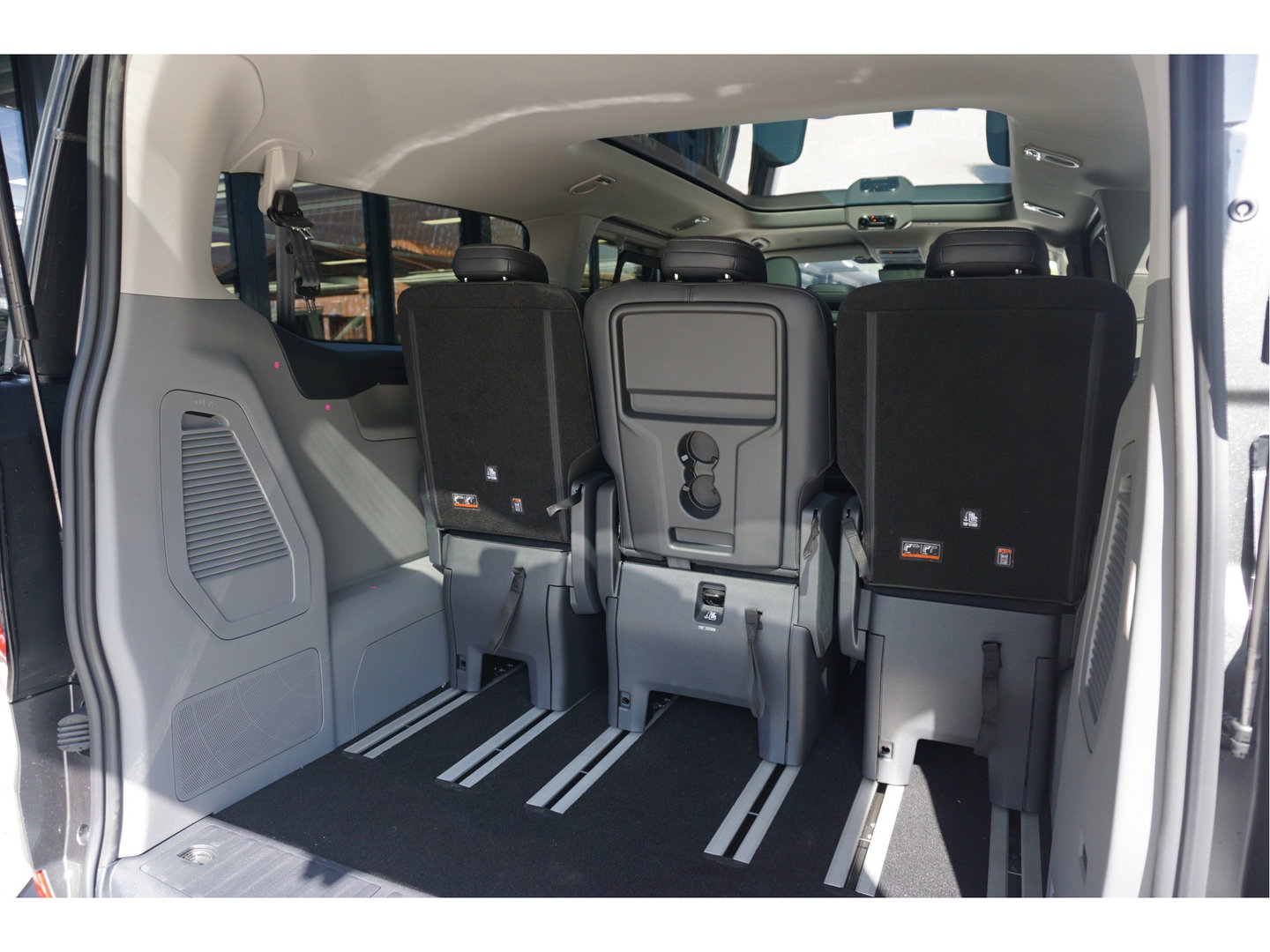 Ford Transit Custom Tourneo 320L 2.5 PHEV 233PK Titanium X PRIJS INCL. BPM Luxe 8 Zits, Leder, 19" LM, B&O, Pano, Elec. Schuifdeur, Trekhaak!! NR. TR1