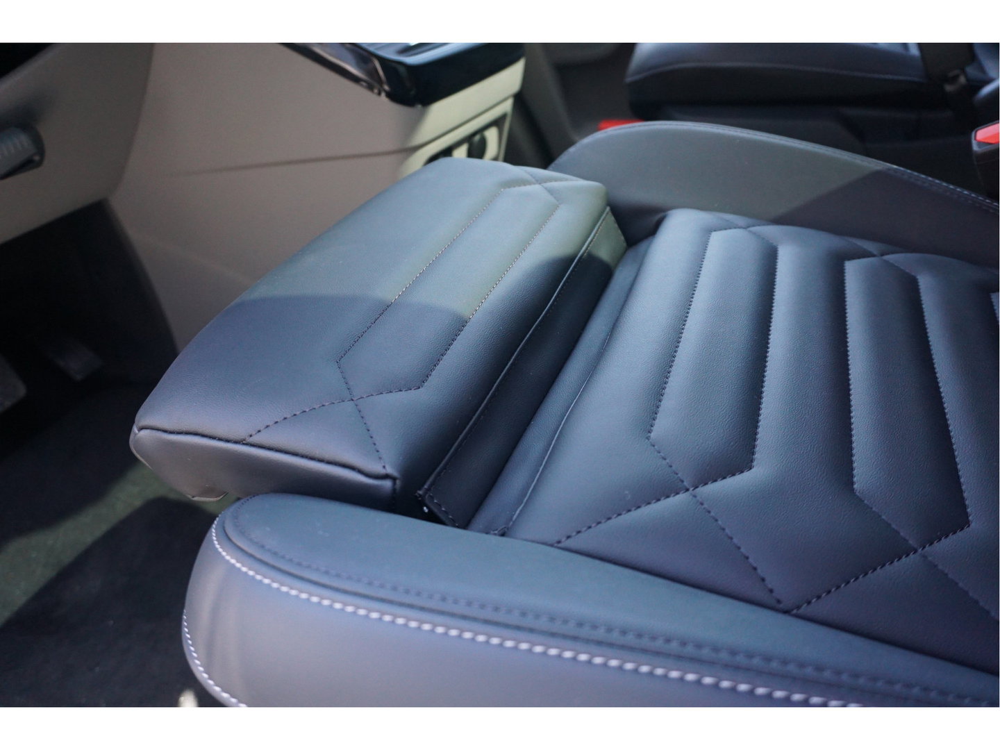 Ford Transit Custom Tourneo 320L 2.5 PHEV 233PK Titanium X PRIJS INCL. BPM Luxe 8 Zits, Leder, 19" LM, B&O, Pano, Elec. Schuifdeur, Trekhaak!! NR. TR1