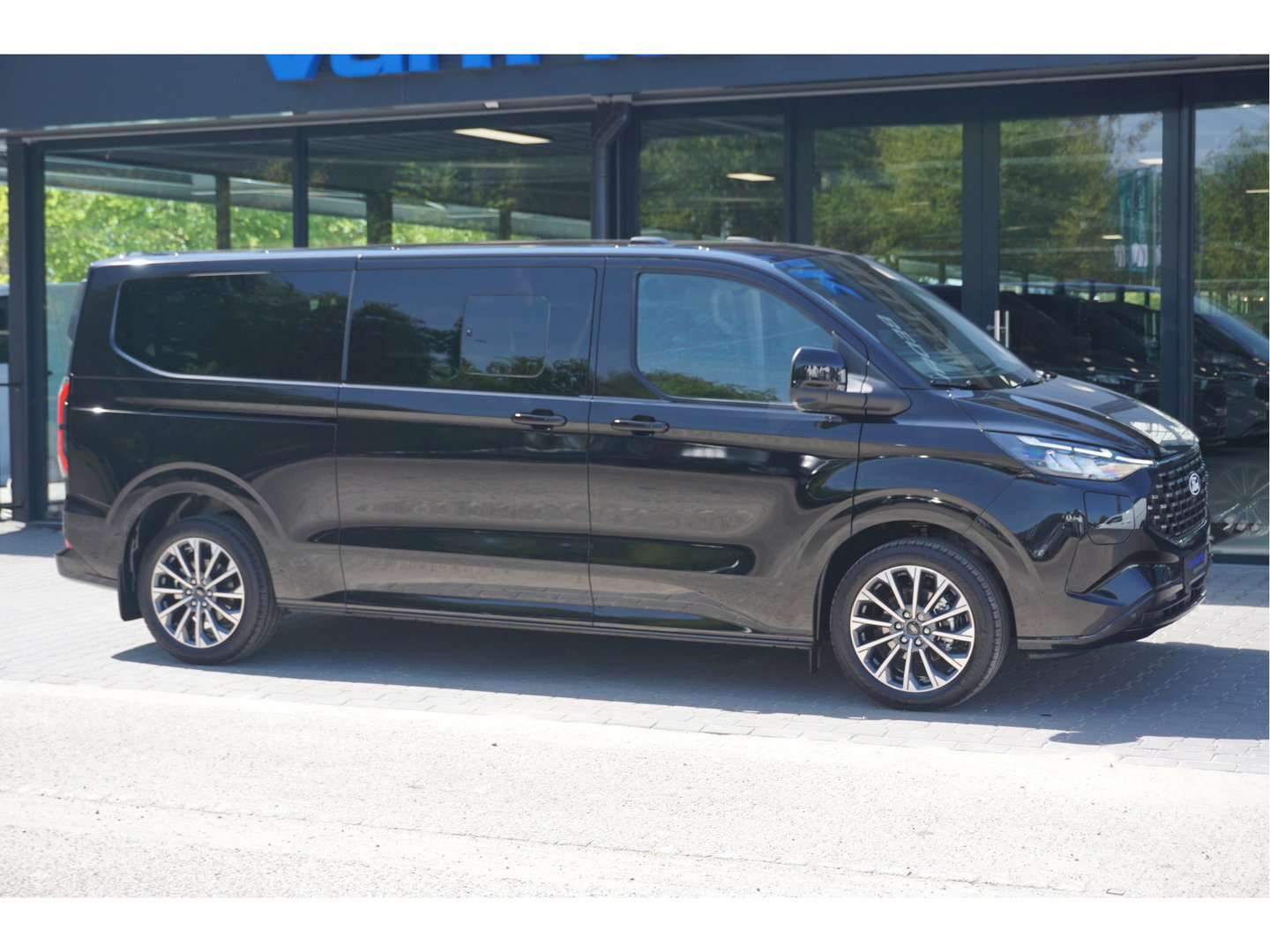 Ford Transit Custom Tourneo 320L 2.5 PHEV 233PK Titanium X PRIJS INCL. BPM Luxe 8 Zits, Leder, 19" LM, B&O, Pano, Elec. Schuifdeur, Trekhaak!! NR. TR1