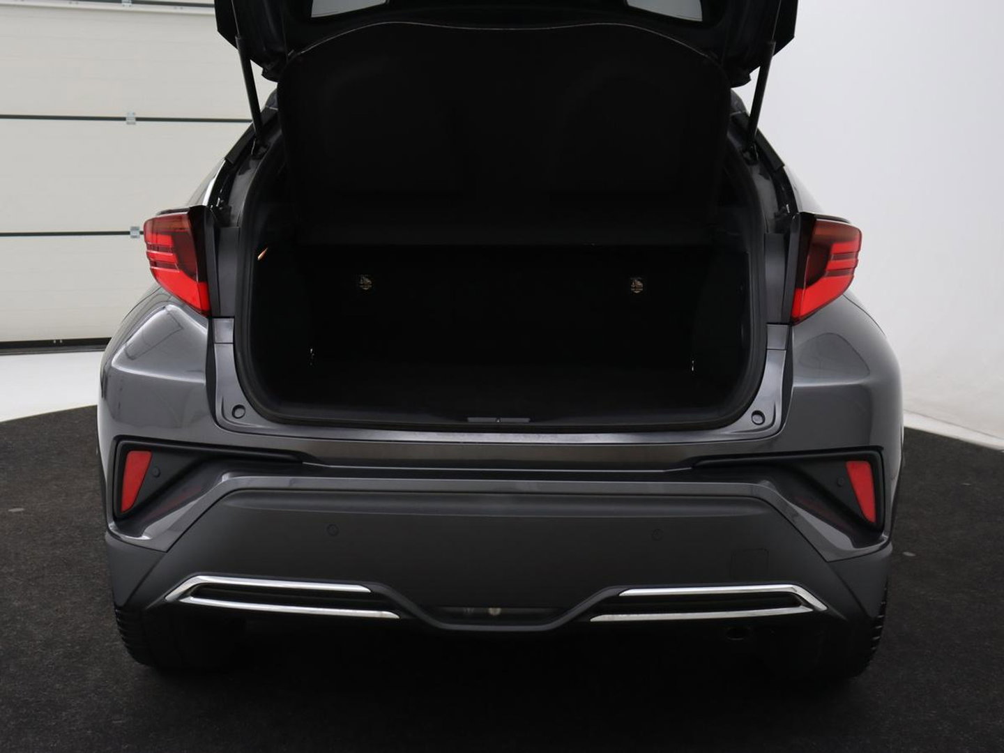 Toyota C-HR 2.0 Hybrid First Edition | Stoelverwarming | Adaptive cruise | Camera | Carplay | JBL Sound | Keyless | Full LED | Navigatie | Dodehoek detectie | Climate control | Bluetooth