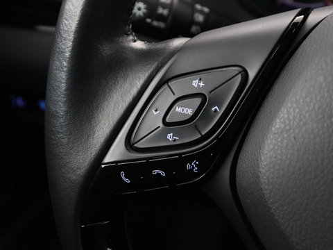 Toyota C-HR 2.0 Hybrid First Edition | Stoelverwarming | Adaptive cruise | Camera | Carplay | JBL Sound | Keyless | Full LED | Navigatie | Dodehoek detectie | Climate control | Bluetooth