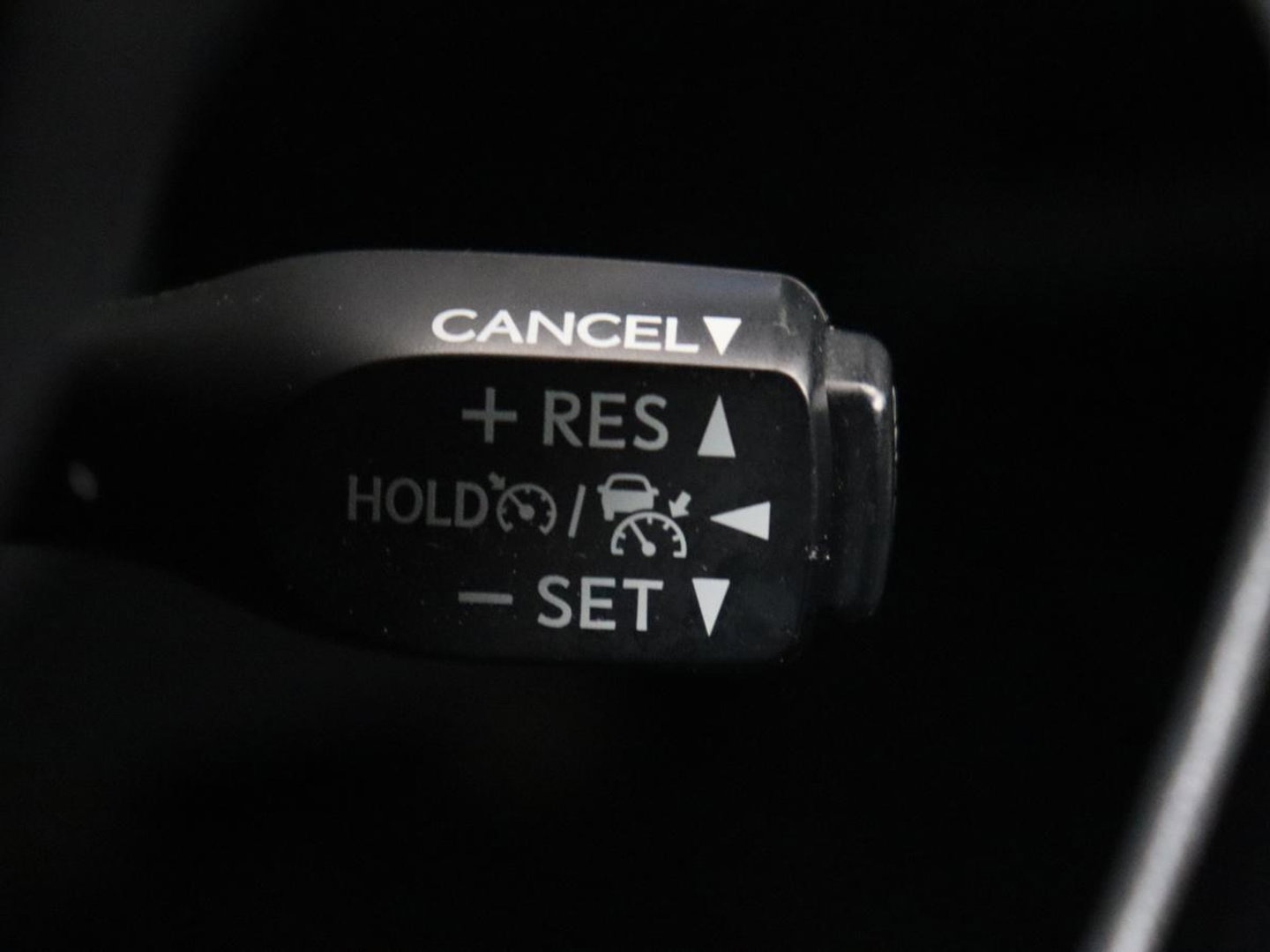 Toyota C-HR 2.0 Hybrid First Edition | Stoelverwarming | Adaptive cruise | Camera | Carplay | JBL Sound | Keyless | Full LED | Navigatie | Dodehoek detectie | Climate control | Bluetooth