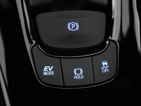 Toyota C-HR 2.0 Hybrid First Edition | Stoelverwarming | Adaptive cruise | Camera | Carplay | JBL Sound | Keyless | Full LED | Navigatie | Dodehoek detectie | Climate control | Bluetooth