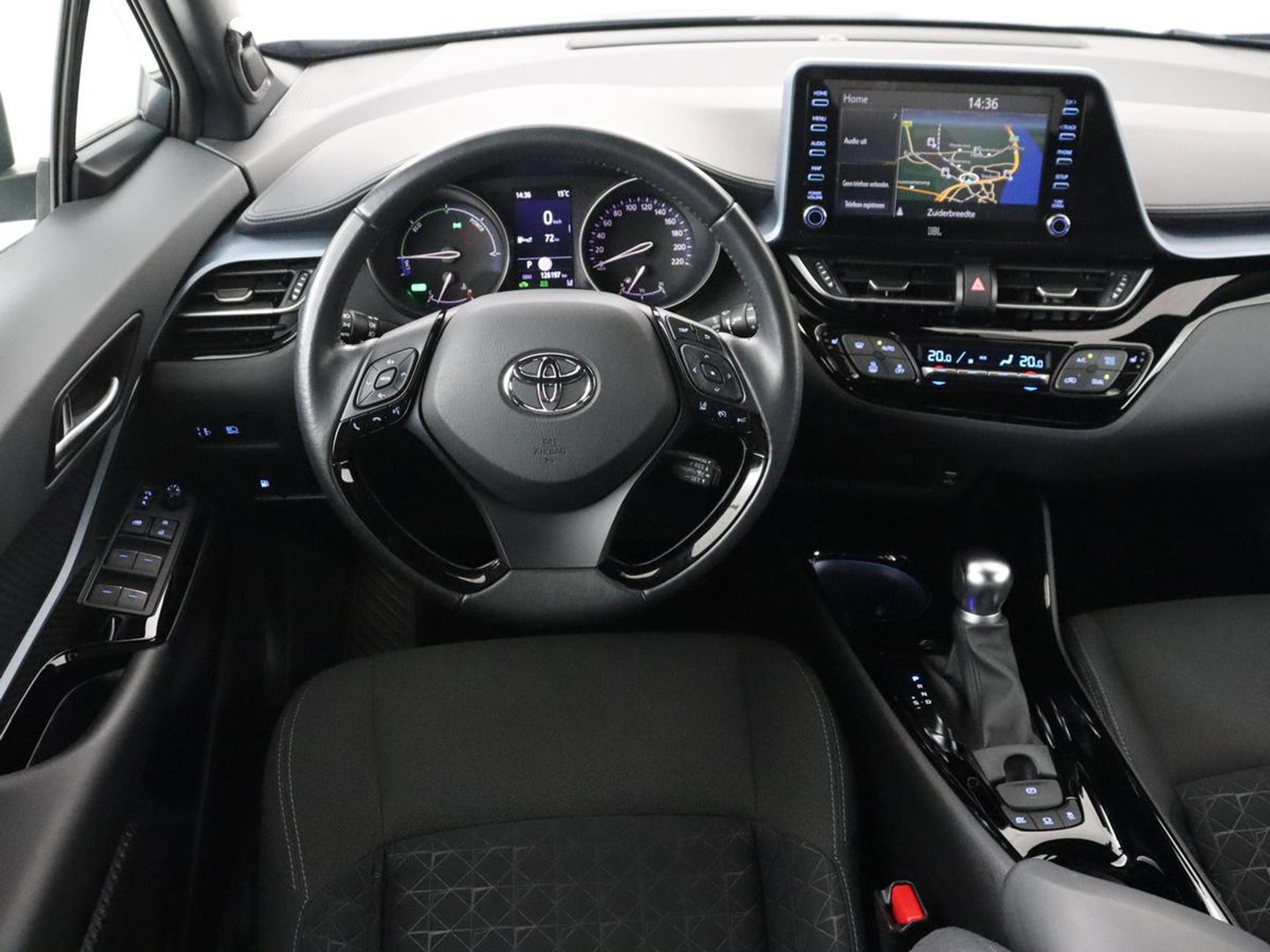 Toyota C-HR 2.0 Hybrid First Edition | Stoelverwarming | Adaptive cruise | Camera | Carplay | JBL Sound | Keyless | Full LED | Navigatie | Dodehoek detectie | Climate control | Bluetooth