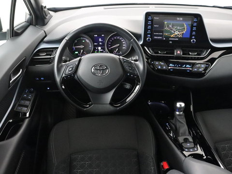 Toyota C-HR 2.0 Hybrid First Edition | Stoelverwarming | Adaptive cruise | Camera | Carplay | JBL Sound | Keyless | Full LED | Navigatie | Dodehoek detectie | Climate control | Bluetooth