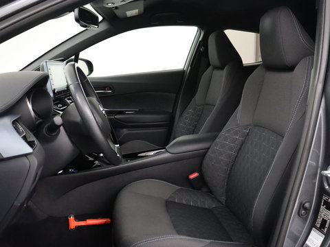 Toyota C-HR 2.0 Hybrid First Edition | Stoelverwarming | Adaptive cruise | Camera | Carplay | JBL Sound | Keyless | Full LED | Navigatie | Dodehoek detectie | Climate control | Bluetooth