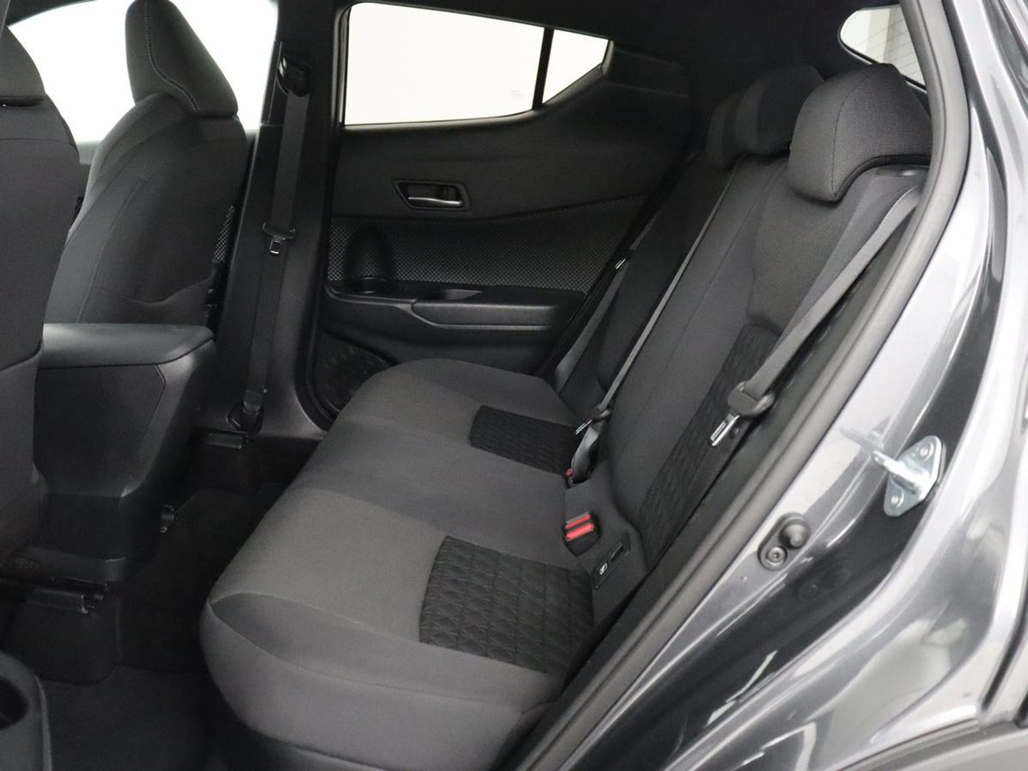 Toyota C-HR 2.0 Hybrid First Edition | Stoelverwarming | Adaptive cruise | Camera | Carplay | JBL Sound | Keyless | Full LED | Navigatie | Dodehoek detectie | Climate control | Bluetooth