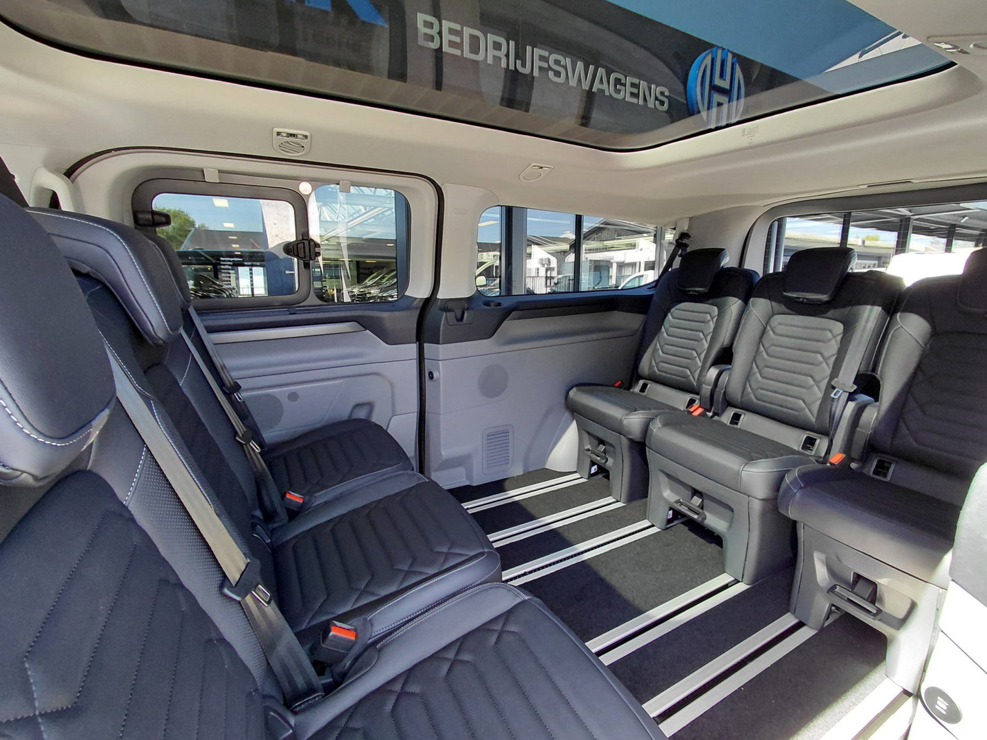 Ford Transit Custom Tourneo 320L 2.5 PHEV 233PK Titanium X PRIJS INCL. BPM Luxe 8 Zits, Leder, 19" LM, B&O, Elek. Schuifeur, Pano, Trekhaak!! NR. TR2