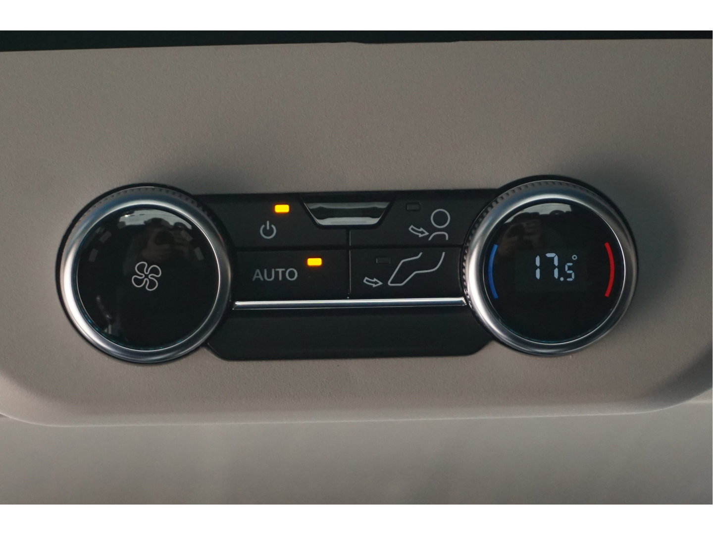 Ford Transit Custom Tourneo 320L 2.5 PHEV 233PK Titanium X PRIJS INCL. BPM Luxe 8 Zits, Leder, 19" LM, B&O, Elek. Schuifeur, Pano, Trekhaak!! NR. TR2