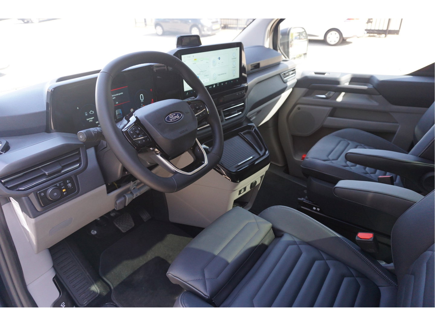 Ford Transit Custom Tourneo 320L 2.5 PHEV 233PK Titanium X PRIJS INCL. BPM Luxe 8 Zits, Leder, 19" LM, B&O, Elek. Schuifeur, Pano, Trekhaak!! NR. TR2