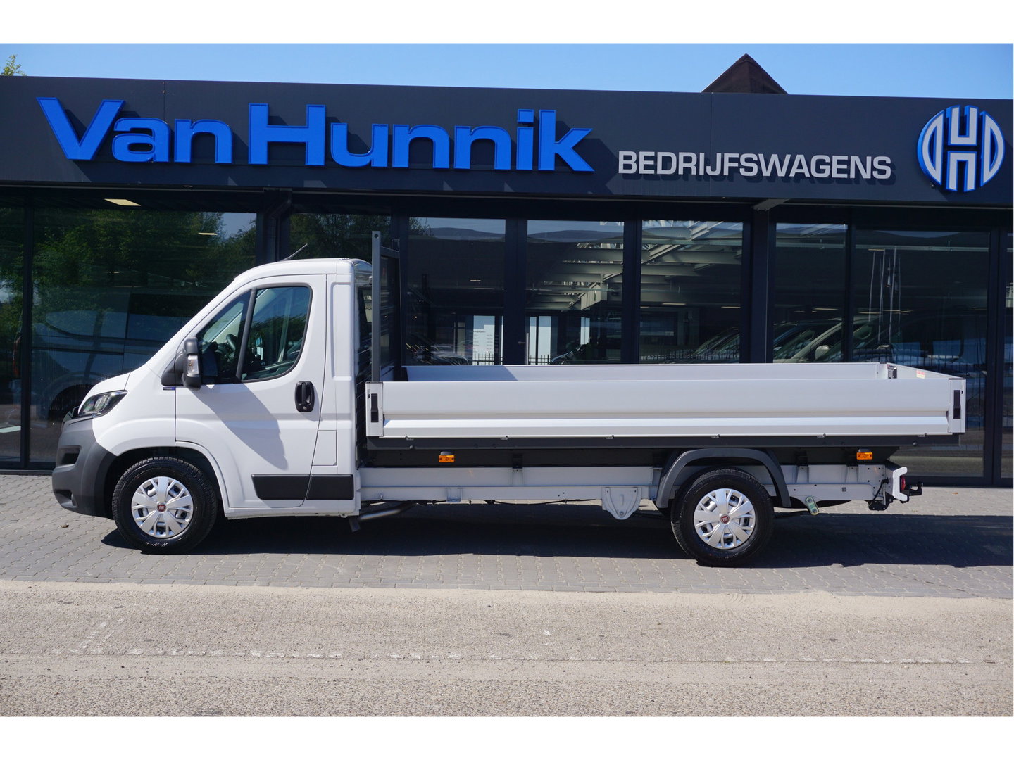 Fiat Ducato Maxi 35 180PK Open Laadbak L4 BPM VRIJ!! Apple CP/ Android A, Airco, Cruise, trekhaak!! NR. TX01*