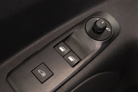 Peugeot Partner 1.6 BlueHDI Asphalt Cruise control Carplay Surround rear vision Camera Navi NAP!