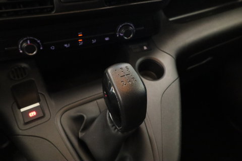 Peugeot Partner 1.6 BlueHDI Asphalt Cruise control Carplay Surround rear vision Camera Navi NAP!