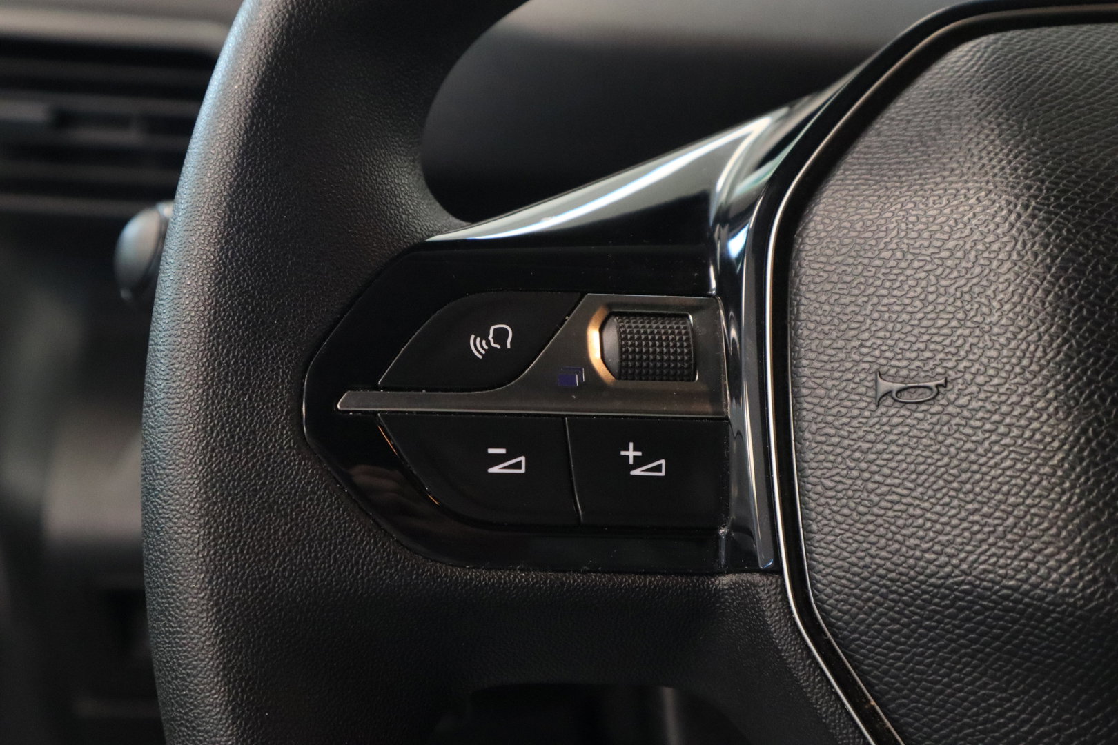 Peugeot Partner 1.6 BlueHDI Asphalt Cruise control Carplay Surround rear vision Camera Navi NAP!