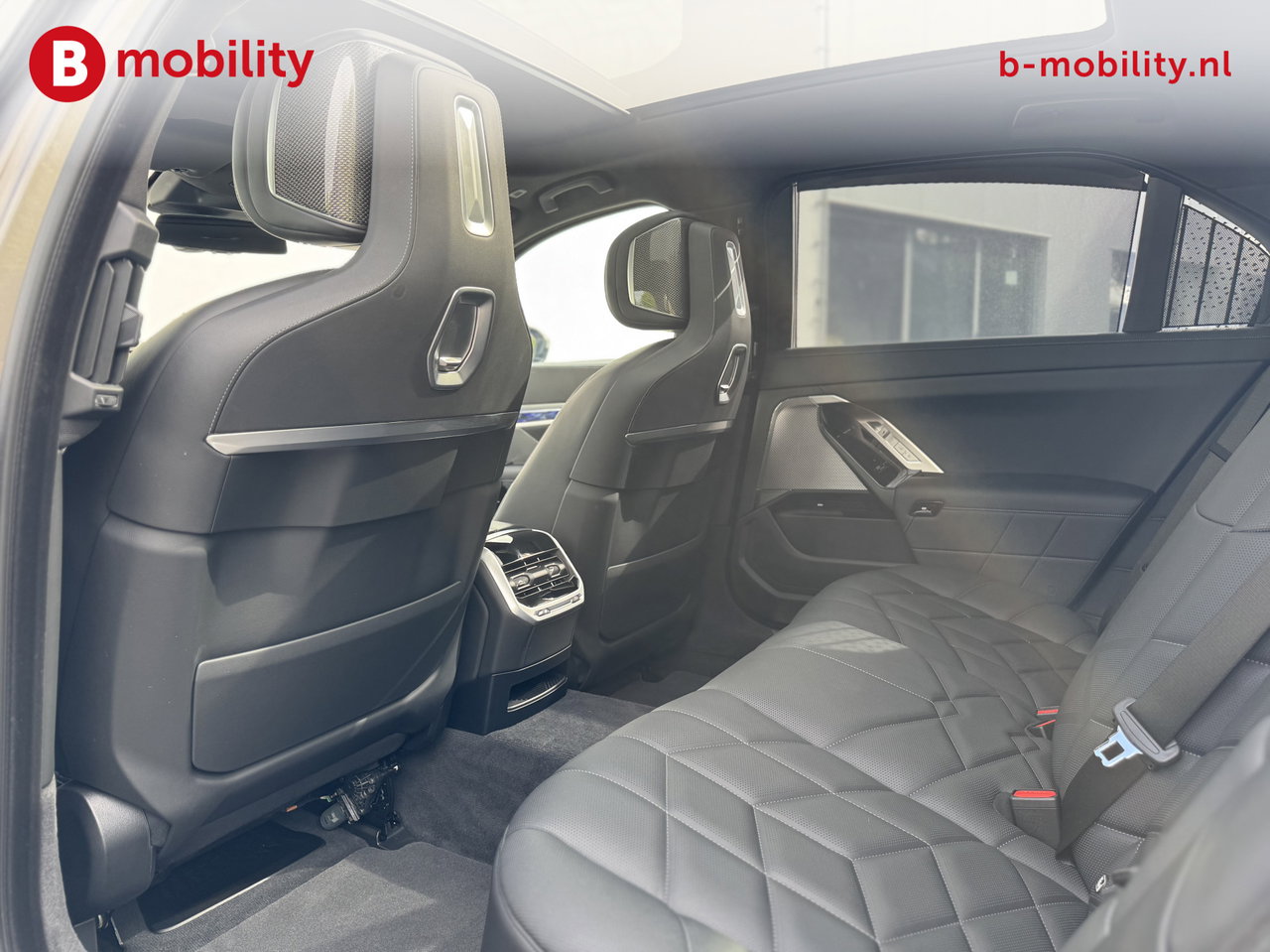 BMW i7