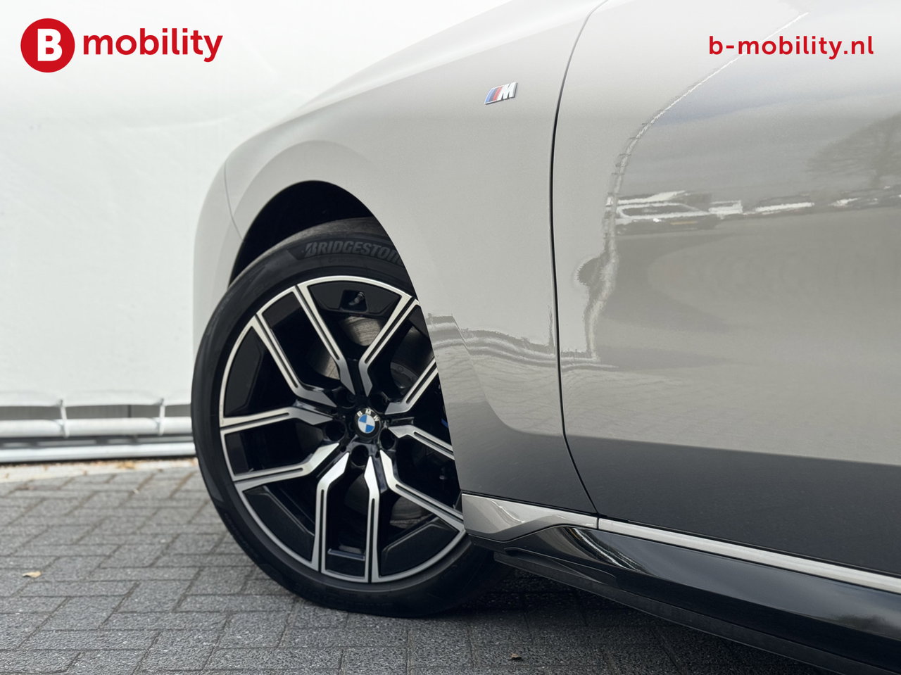 BMW i7