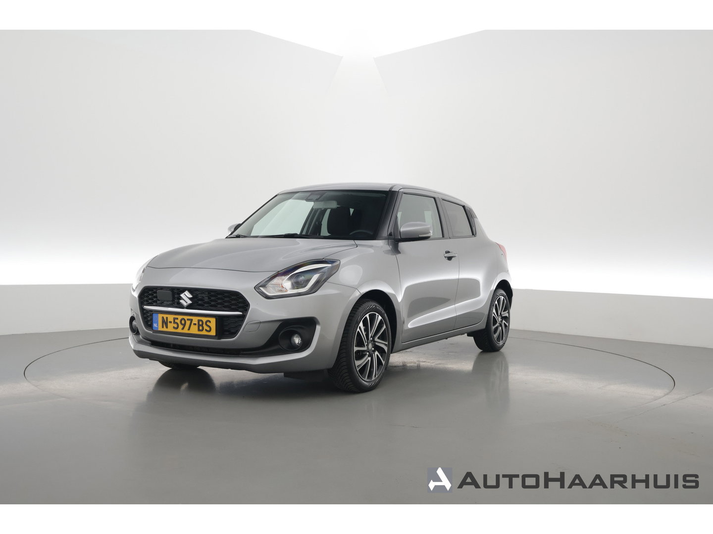 Suzuki Swift 1.2 Style Smart Hybrid | Navi | Adapt. Cruise | Camera | Dodehoekdet. | Apple CaRPlay | Keyless | Stoelverw.