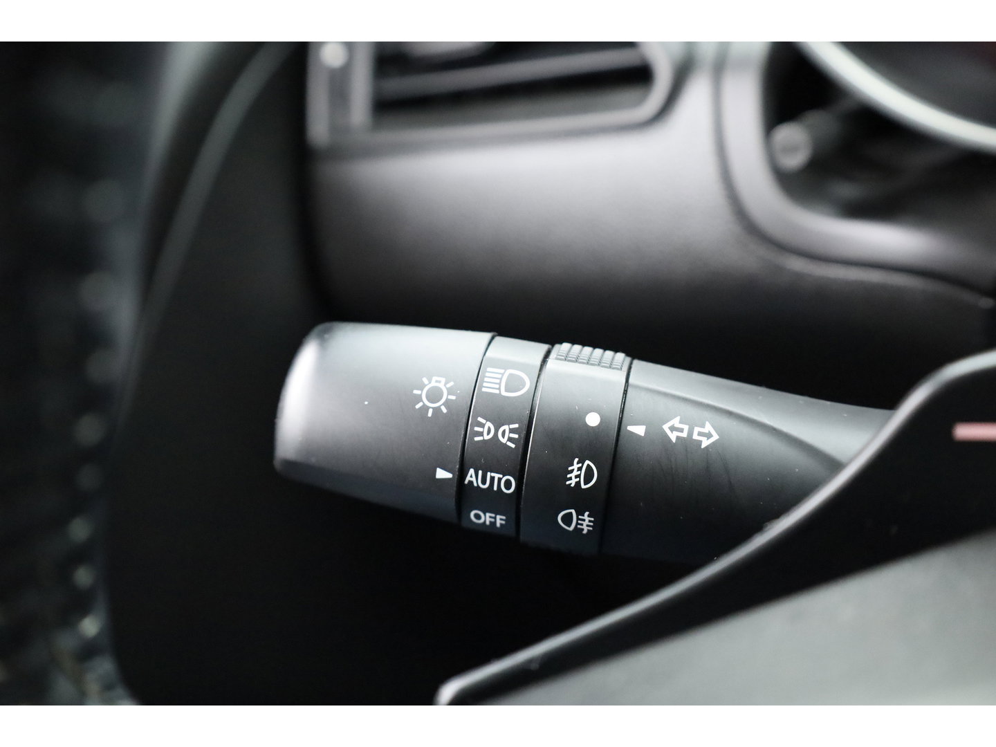 Suzuki Swift 1.2 Style Smart Hybrid | Navi | Adapt. Cruise | Camera | Dodehoekdet. | Apple CaRPlay | Keyless | Stoelverw.