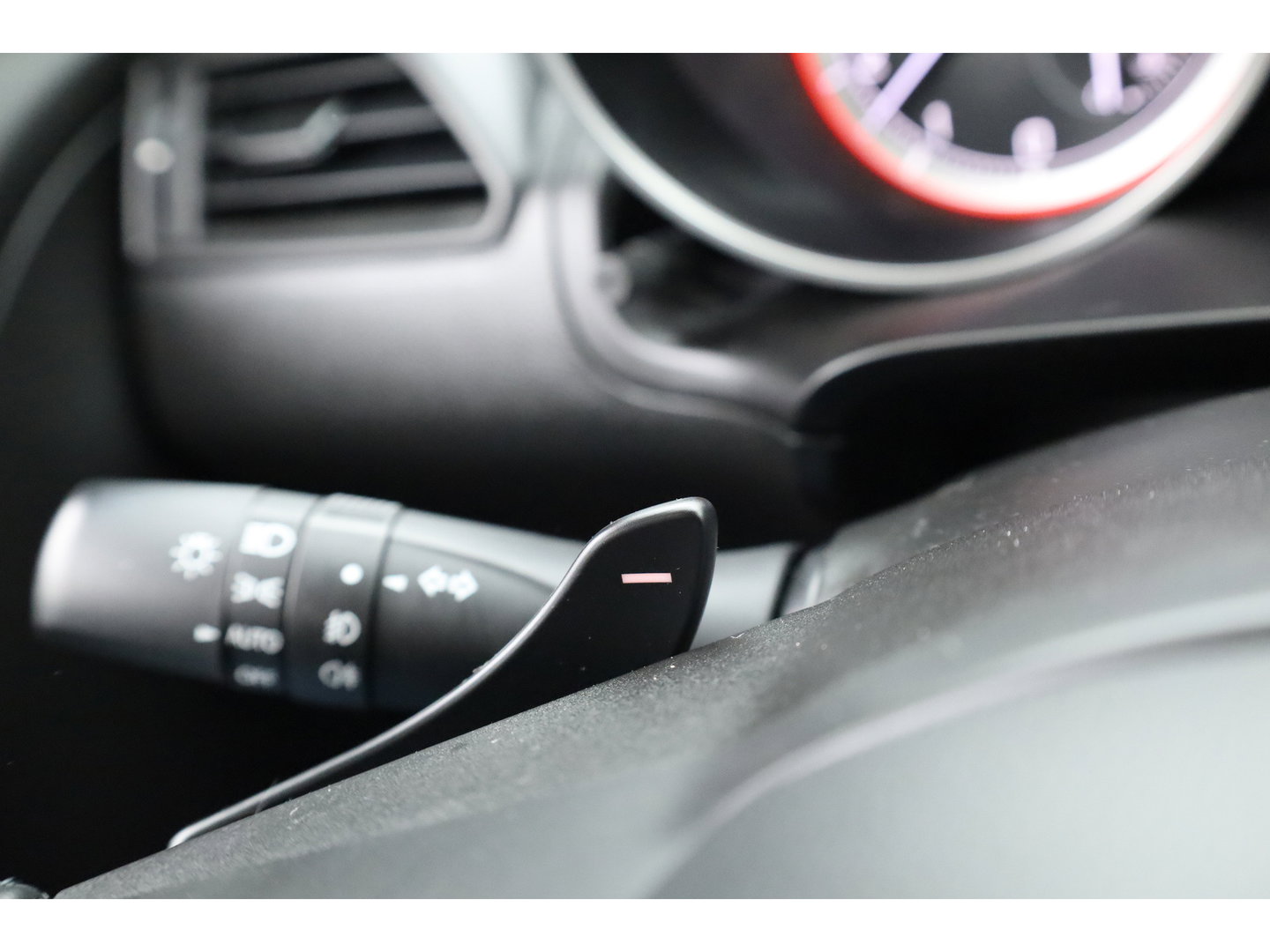 Suzuki Swift 1.2 Style Smart Hybrid | Navi | Adapt. Cruise | Camera | Dodehoekdet. | Apple CaRPlay | Keyless | Stoelverw.