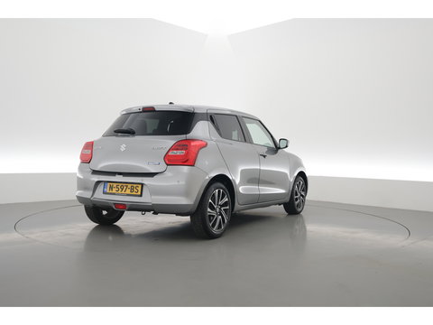 Suzuki Swift 1.2 Style Smart Hybrid | Navi | Adapt. Cruise | Camera | Dodehoekdet. | Apple CaRPlay | Keyless | Stoelverw.