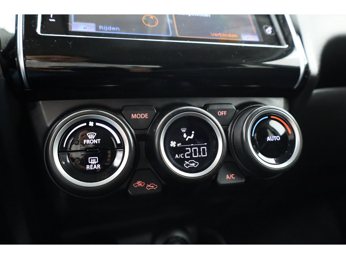 Suzuki Swift 1.2 Style Smart Hybrid | Navi | Adapt. Cruise | Camera | Dodehoekdet. | Apple CaRPlay | Keyless | Stoelverw.