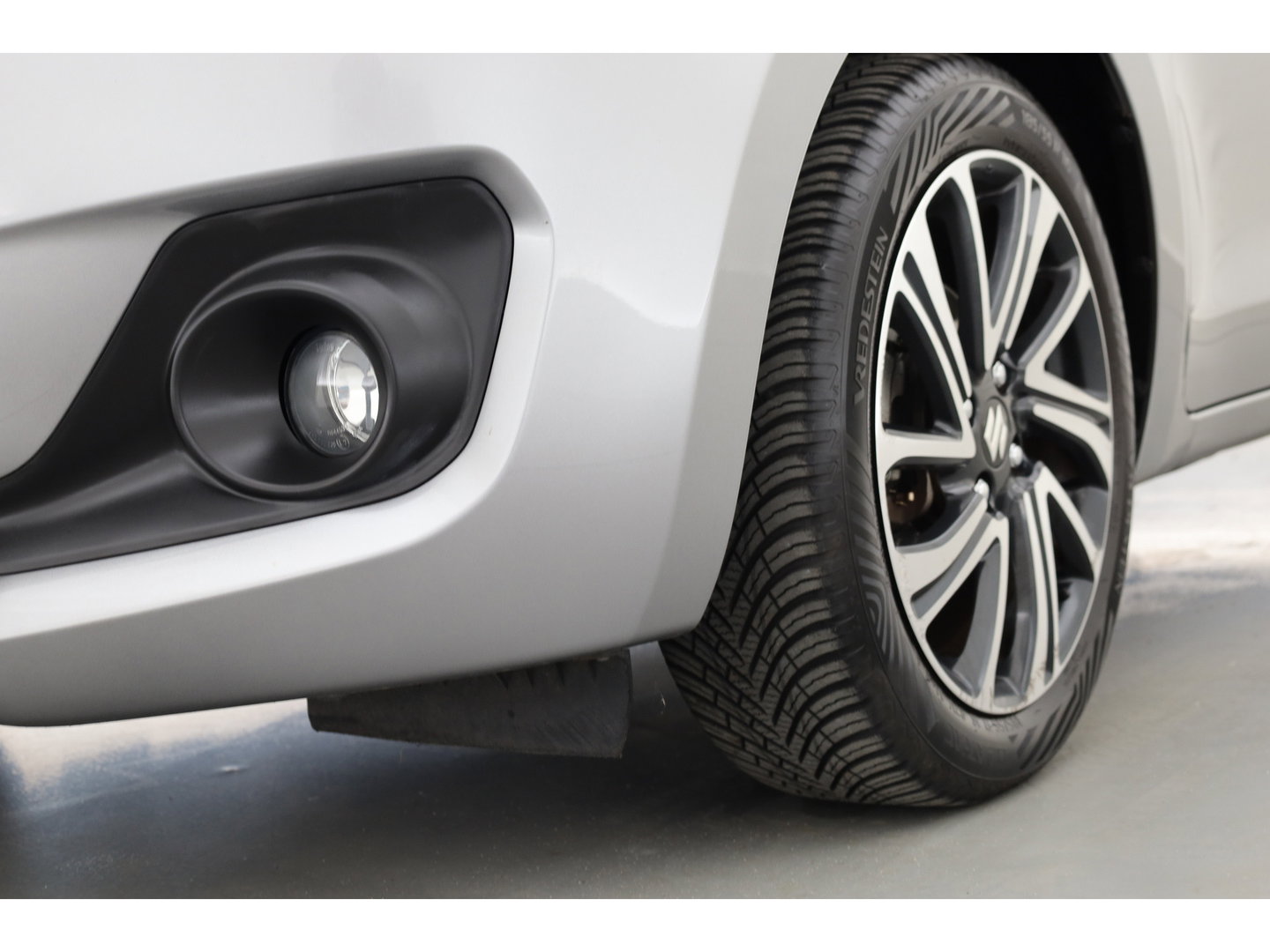 Suzuki Swift 1.2 Style Smart Hybrid | Navi | Adapt. Cruise | Camera | Dodehoekdet. | Apple CaRPlay | Keyless | Stoelverw.