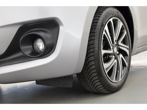 Suzuki Swift 1.2 Style Smart Hybrid | Navi | Adapt. Cruise | Camera | Dodehoekdet. | Apple CaRPlay | Keyless | Stoelverw.