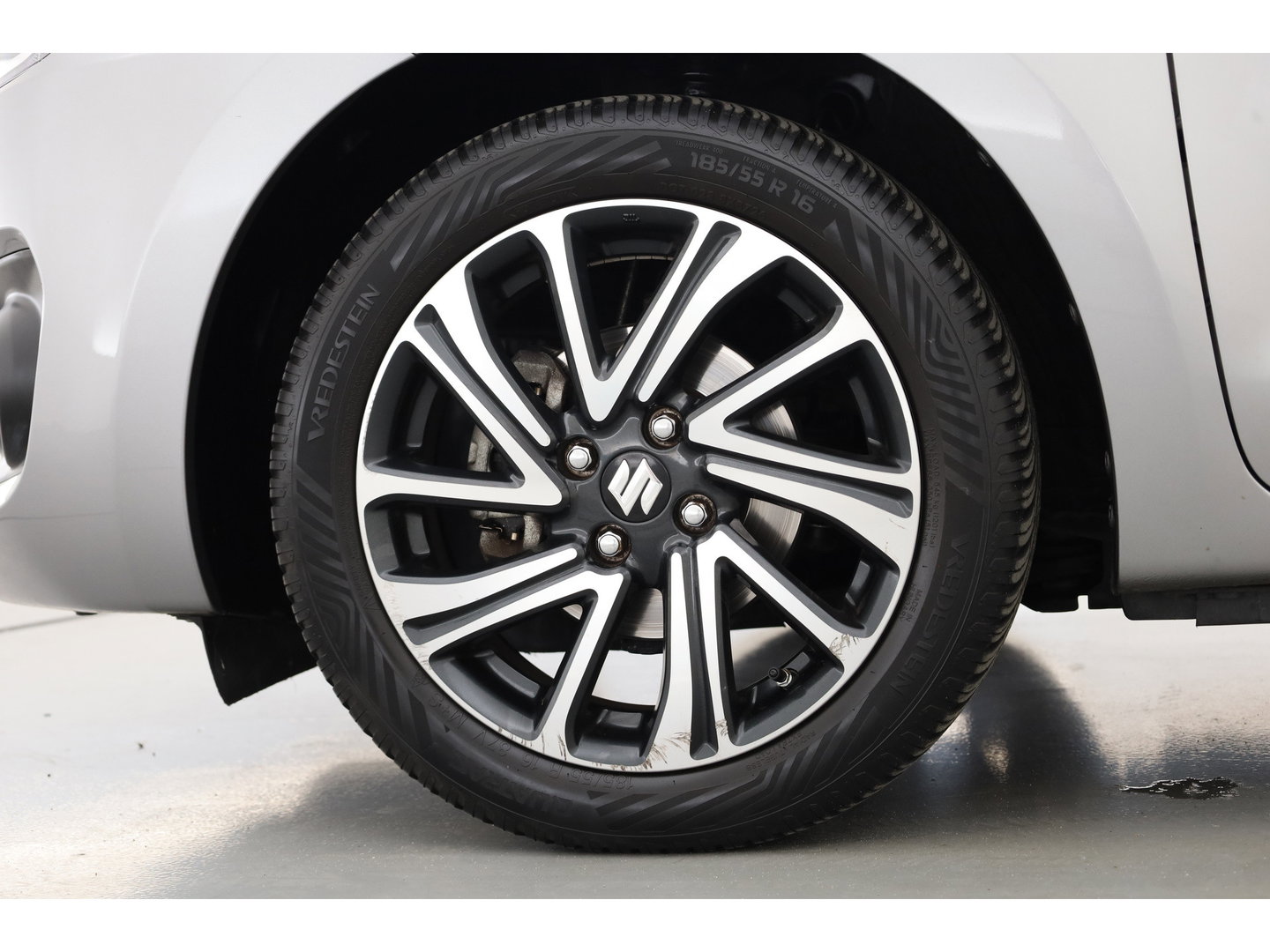 Suzuki Swift 1.2 Style Smart Hybrid | Navi | Adapt. Cruise | Camera | Dodehoekdet. | Apple CaRPlay | Keyless | Stoelverw.