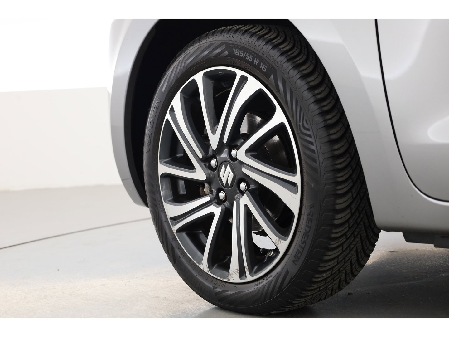 Suzuki Swift 1.2 Style Smart Hybrid | Navi | Adapt. Cruise | Camera | Dodehoekdet. | Apple CaRPlay | Keyless | Stoelverw.