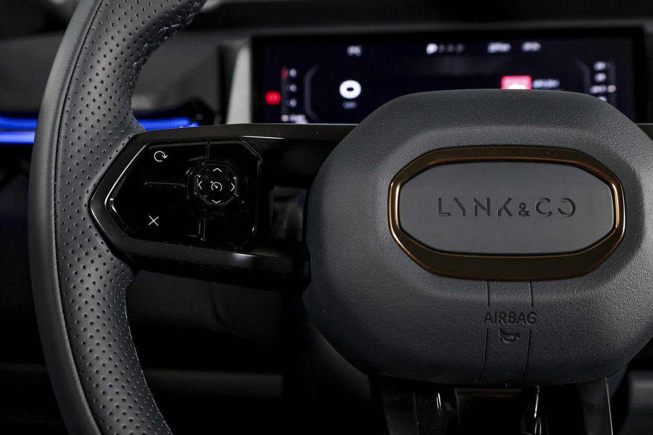 Lynk & Co 08