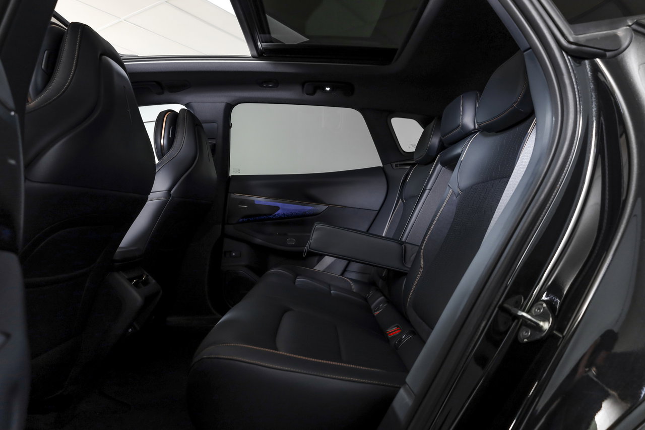 Lynk & Co 08