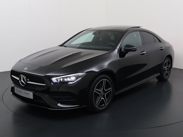 Mercedes-Benz CLA - 250e AMG // Panoramadak // Carplay // MultiBeam LED // Sfeerverlichting // Night pakket // Keyless // 18" AMG